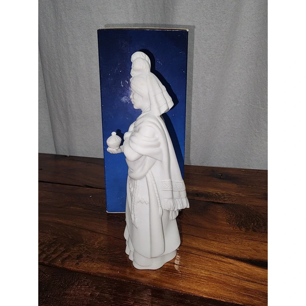 1982 Avon Nativity Collectibles The‎ Magi Kaspar Porcelain Figurine